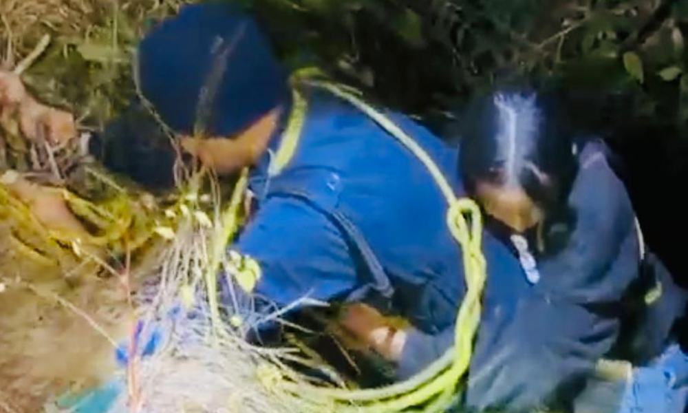 भिरमा खसेकी १४ वर्षीया किशोरीको नेपाल प्रहरीद्वारा उद्धार