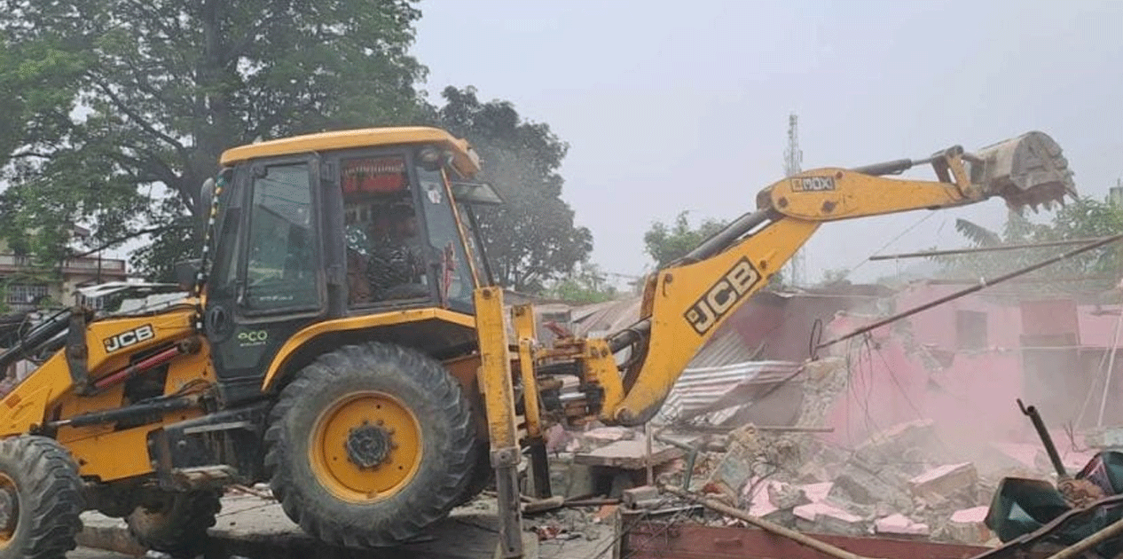 बुटवलमा सरकारी जग्गामा बनेका करिब एक दर्जन टहरा हटाइयो