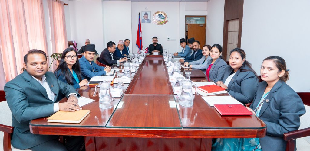 सिंहदरबारमा मन्त्रिपरिषद्को बैठक बस्दै