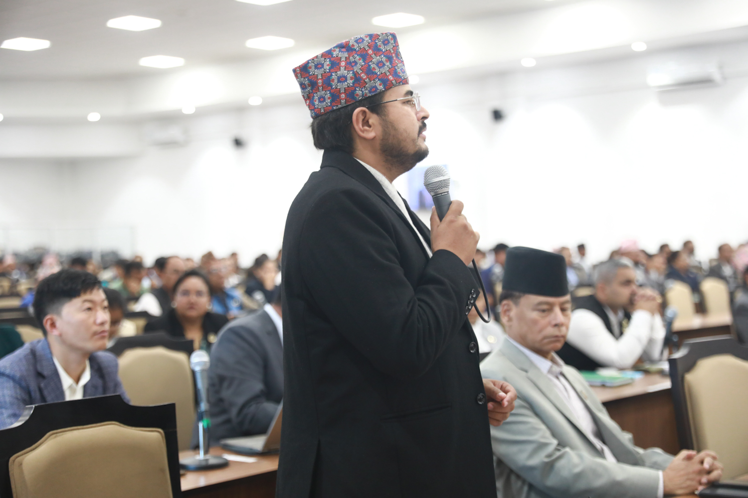 ‘सडकमा खाल्डो भेटिए राज्यलाई जरिवाना तिराउने कानुन चाहियो’: ज्ञानेन्द्र शाही