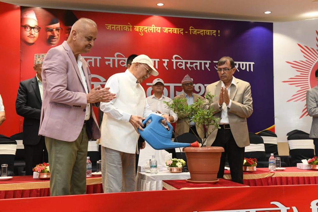एमालेको राष्ट्रिय कार्यशाला सुरु, ओलीले गरे उद्घाटन