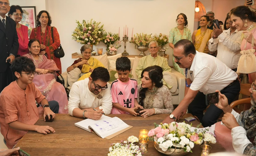 आमिर खान र गौरी स्प्राटले गरे विवाह