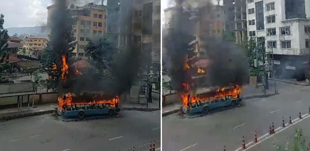 त्रिपुरेश्वरमा बसमा आगलागी
