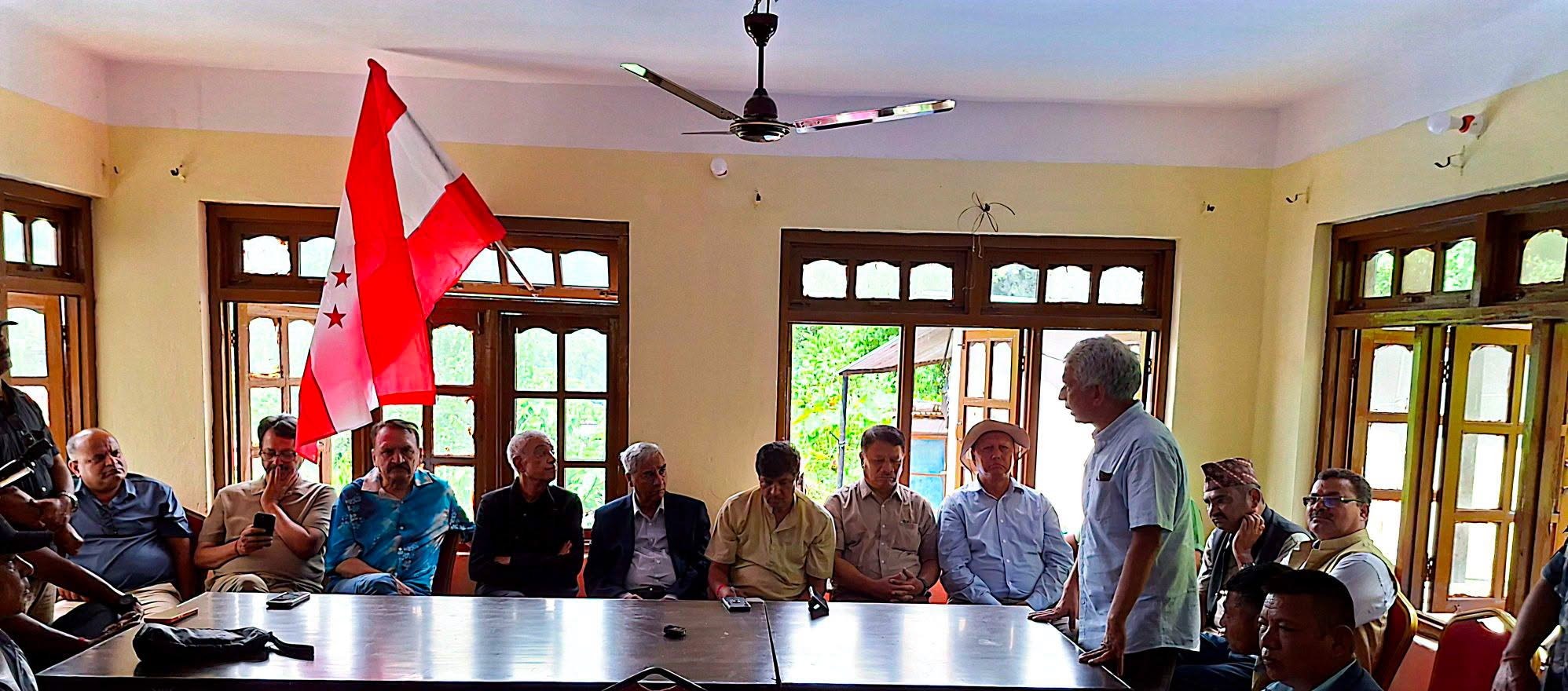 बाढी प्रभावित क्षेत्रको निरीक्षणमा पुगे देउवा