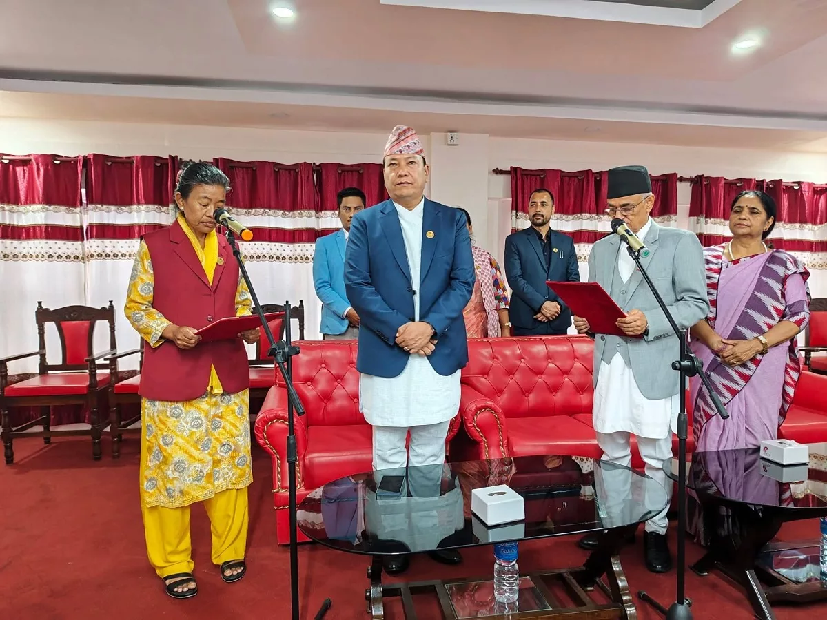 बागमती प्रदेशकी नवनियुक्त मन्त्री आलेमगरले लिइन् शपथ