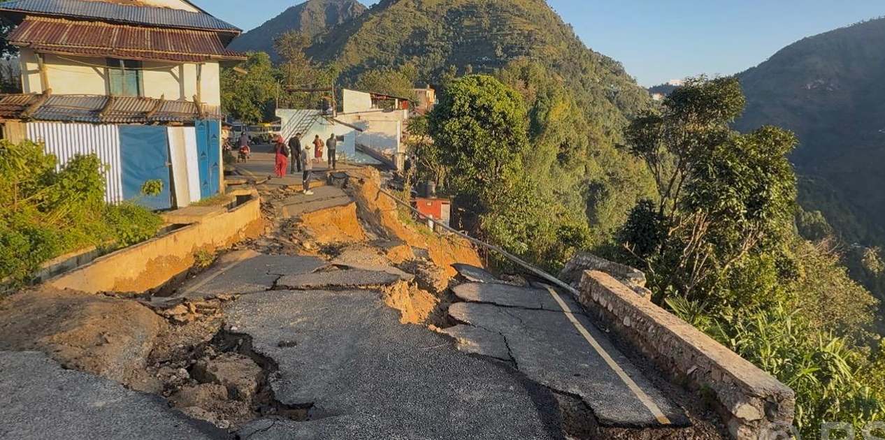 सडक भासिँदा रेसुंगा विमानस्थल जाने सडक अवरुद्ध