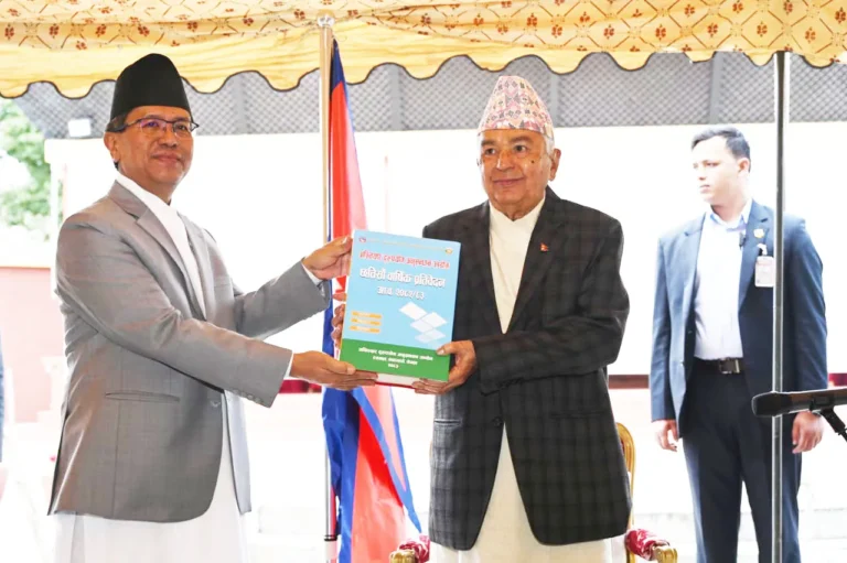 राष्ट्रपति पौडेलसमक्ष अख्तियारको वार्षिक प्रतिवेदन पेस