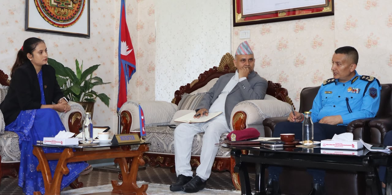 मन्त्री बादी र आईजीपी कार्कीबीच भेटवार्ता